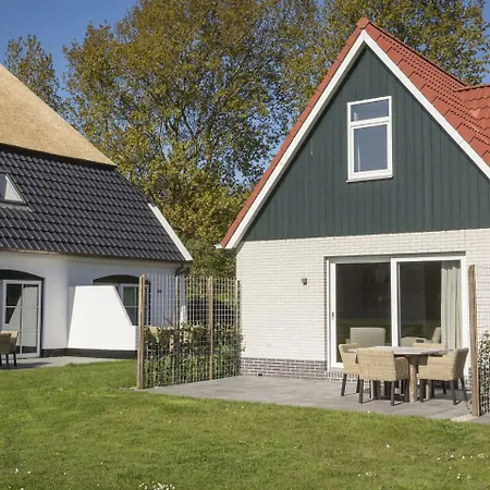 Modern In De Cocksdorp With Terrace Vakantiehuis